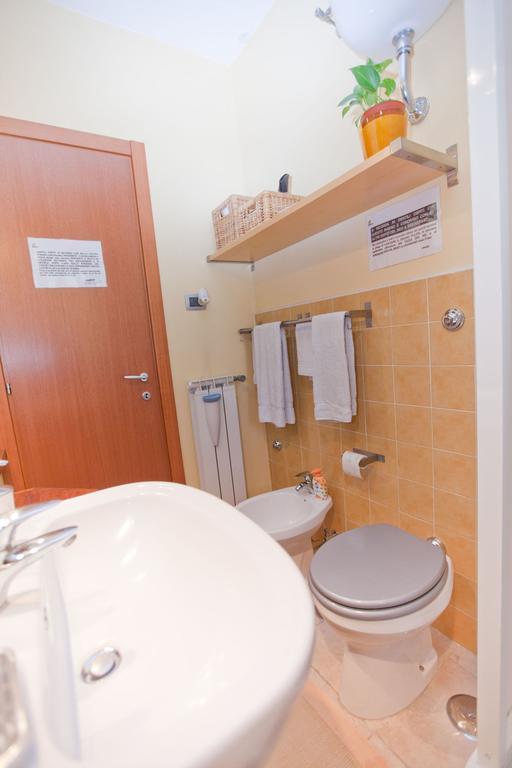 Rooms Rent Vesuvio B&B Napoli Exterior foto